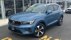 2025 Volvo XC40 B5 Plus Bright Theme