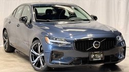 2024 Volvo S60 B5 Core Dark Theme