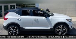 2022 Volvo XC40 T5 R-Design