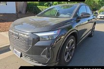 2024 Audi Q4 e-tron quattro Premium 55