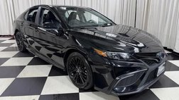 2022 Toyota Camry Hybrid SE Nightshade