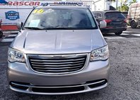 2016 Chrysler Town and Country Touring