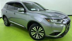 2020 Mitsubishi Outlander SE