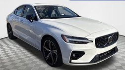 2024 Volvo S60 B5 Plus Dark Theme