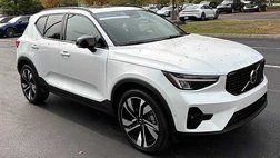 2025 Volvo XC40 B5 Plus Dark Theme