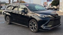 2025 Toyota Sienna Platinum 7-Passenger
