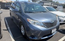 2014 Toyota Sienna LE 8-Passenger