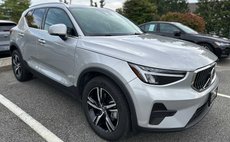 2025 Volvo XC40 B5 Core Bright Theme