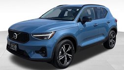 2023 Volvo XC40 B5 Plus Dark Theme