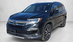 2021 Honda Pilot Touring w/Rear Captain's Chairs