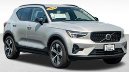 2024 Volvo XC40 B5 Plus Dark Theme