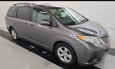2017 Toyota Sienna LE 7-Passenger Auto Access Sea