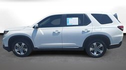 2023 Honda Pilot EX-L w/Rear Captain's Chairs