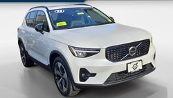 2023 Volvo XC40 B5 Plus Dark Theme