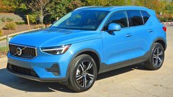 2025 Volvo XC40 B5 Core Bright Theme