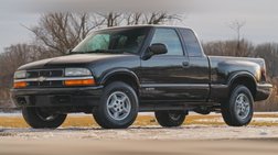 2001 Chevrolet S-10 Base