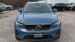 2023 Volvo XC40 B5 Plus Bright Theme