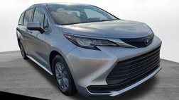 2022 Toyota Sienna LE 8-Passenger
