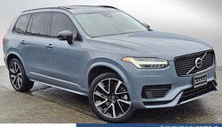 2023 Volvo XC90 Recharge T8 Plus Dark Theme