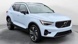 2024 Volvo XC40 B5 Ultimate Dark Theme