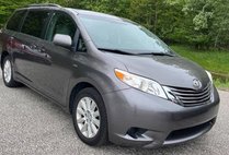 2016 Toyota Sienna LE 7-Passenger