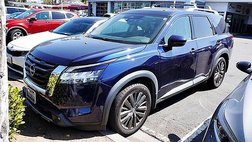 2022 Nissan Pathfinder SL