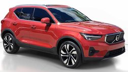 2023 Volvo XC40 B5 Plus Bright Theme