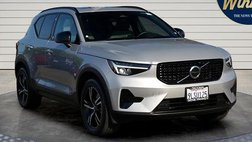 2024 Volvo XC40 B5 Core Dark Theme