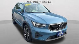2025 Volvo XC40 B5 Ultra Bright Theme