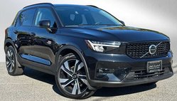 2025 Volvo XC40 B5 Plus Dark Theme