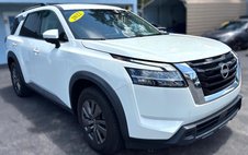 2022 Nissan Pathfinder SV