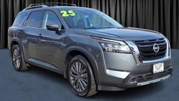 2025 Nissan Pathfinder SL