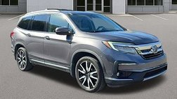 2019 Honda Pilot Touring w/Rear Captain's Chairs