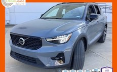 2023 Volvo XC40 B4 Plus Dark Theme