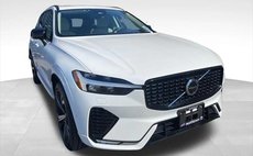 2023 Volvo XC60 B6 Ultimate Dark Theme