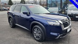 2022 Nissan Pathfinder SV
