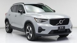 2024 Volvo XC40 B5 Core Dark Theme