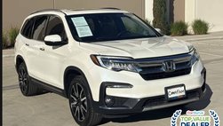 2019 Honda Pilot Touring w/Rear Captain's Chairs