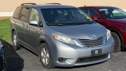 2017 Toyota Sienna LE 7-Passenger Auto Access Seat