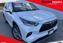 2021 Toyota Highlander Hybrid Platinum