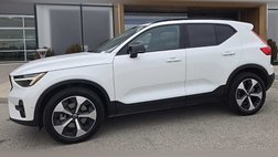 2025 Volvo XC40 B5 Plus Dark Theme
