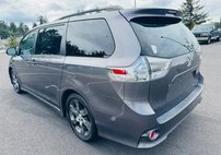 2012 Toyota Sienna SE 8-Passenger
