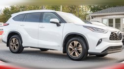 2022 Toyota Highlander Hybrid Bronze Edition