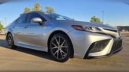 2022 Toyota Camry Hybrid SE