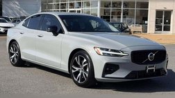 2024 Volvo S60 B5 Core Dark Theme