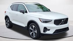 2026 Volvo XC40 B5 Plus