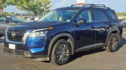 2022 Nissan Pathfinder SV