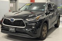 2023 Toyota Highlander Hybrid Bronze Edition
