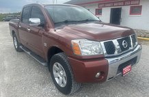 2004 Nissan Titan LE