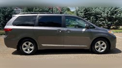 2017 Toyota Sienna LE
